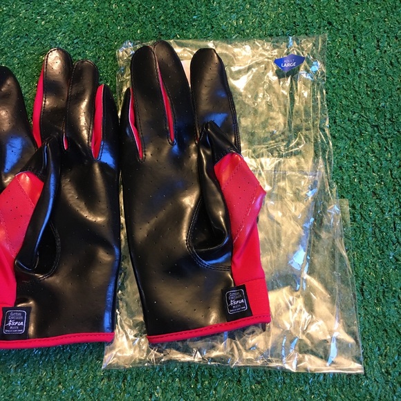 NEW CUTTERS REV PRO 3.0 WR FOOTBALL GLOVES LARGE - Picture 3 of 5